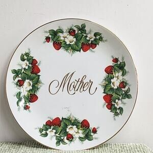 Saji Japan Fine China “Mother” Strawberry Plate Gold Trim 7.5 Inch